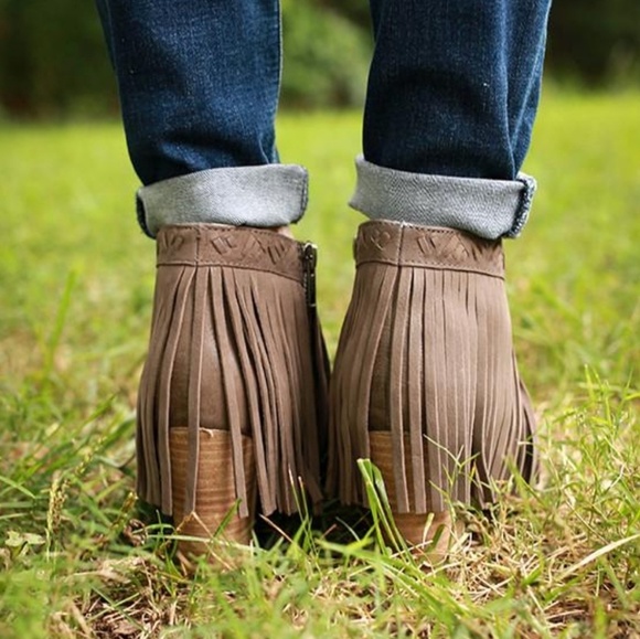 Sassy Fringe Seychelles Booties - Picture 5 of 8